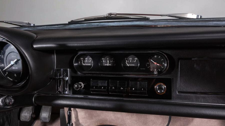 Детали интерьера Ferrari 275 GTB/4 Alloy (10735) 1967 года  (фото 10 из 20)